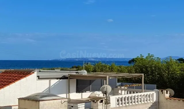 Piso con vistas al mar y licencia turística - Empuriabrava - - foto 3