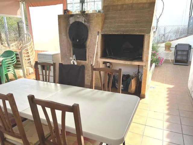 ADOSADO DE 3 habitaciones CON PARKING Y GRAN PISCINA COMUNITARIA CON JARDINES. — 28