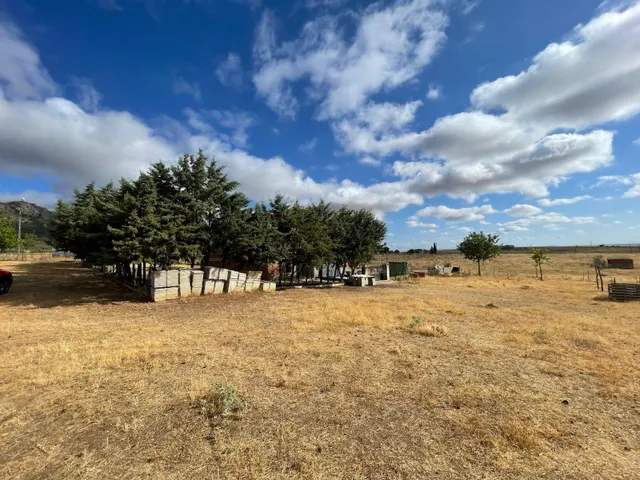 CASA DE CAMPO CON NAVE DE 300M EN EL COLLADO SIERRA DE FUENTES — 21