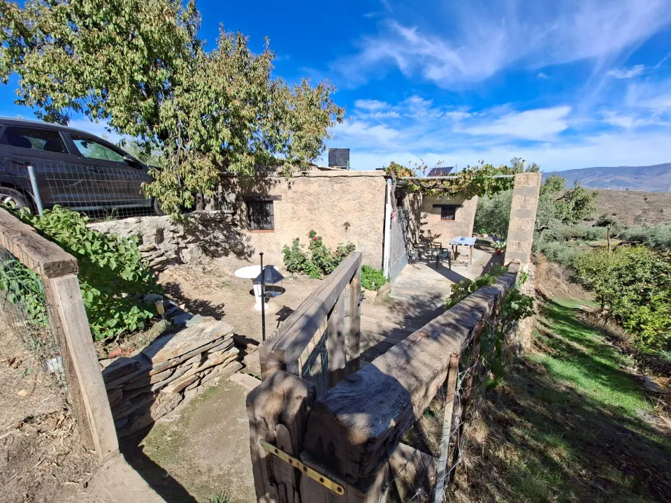 Se vende casa con parcela en Abrucena en pleno parque natural de sierra nevada