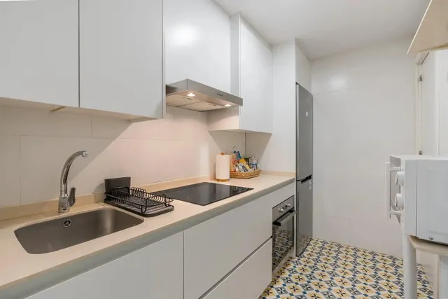 ¡Atención estudiantes! ✨ ¿Buscáis LA HABITACIÓN perfecta para el próximo curso académico en Granada por 400 € al mes/habitación? ¡Tenemos exactamente lo que necesitáis! — 6