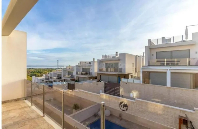 VILLA DE 3 DORMITORIOS 3 BAÑOS EN ORIHUELA COSTA (PAU 26) - foto 5