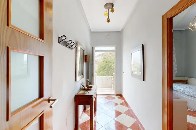 Luminosa Planta Baja con Gran Patio y Terraza en el Barrio de la Concepción — 8
