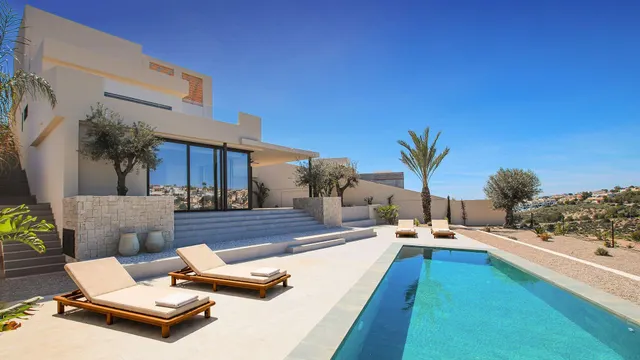Villa de lujo con 4 dormitorios y piscina privada en la urbanización La Marina, San Fulgencio — 2