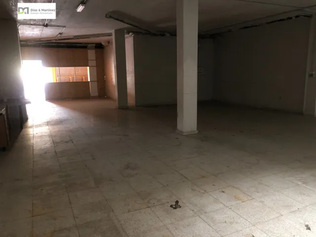 LOCAL DE 215 M2 EN AVENIDA ANTIBIOTICOS — 8