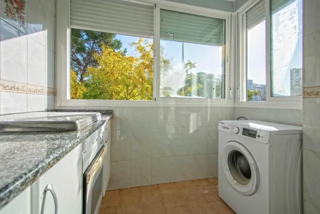 Estupendo piso en Polígono San Pablo, en calle Juan Espantaleón, junto Avda Villas de Cuba!! — 8