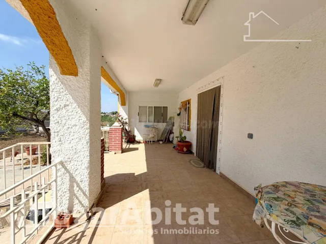 CHALET CON PISCINA, GARAJE Y TERRAZA - foto 4