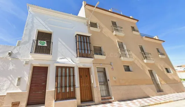 Se vende terreno y casa OKUPADA en Calle Violeta 23 de Pedre - foto 3