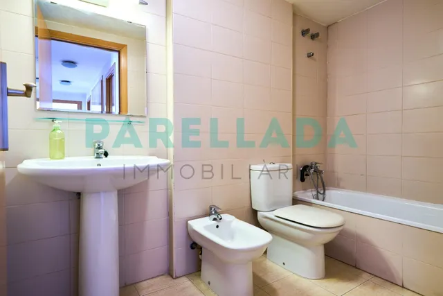 Piso de 3 habitaciones con parking junto al Puerto de Badalona — 16