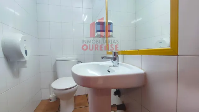 LOCAL ACONDICIONADO COMO CAFETERÍA EN LA ZONA DE CAMELIAS. — 9