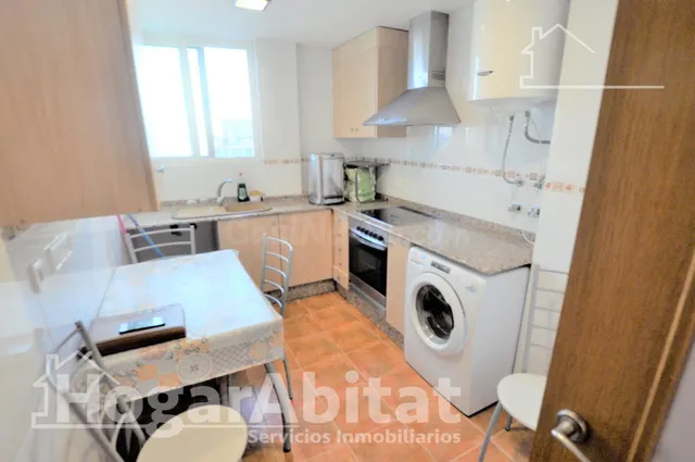 Excelente oportunidad en este amplio piso exterior con balcón, garaje y trastero — 4
