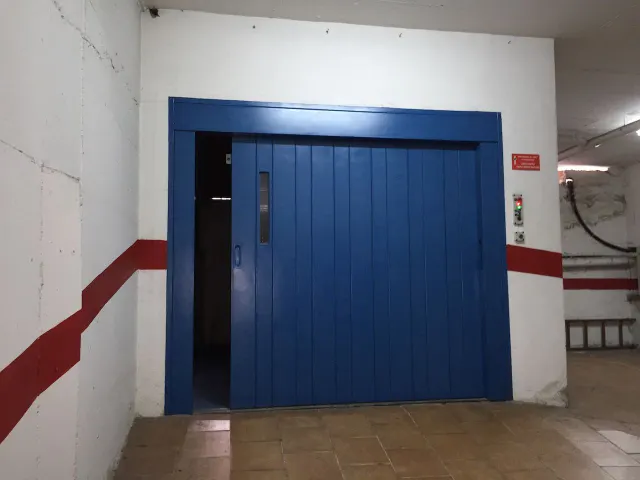 Se alquila piso por temporada en zona Capuchinos con aparcamiento. — 20