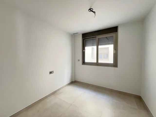 Para estrenar en el centro de Torrevieja, a estrenar! 🏡✨ — 30