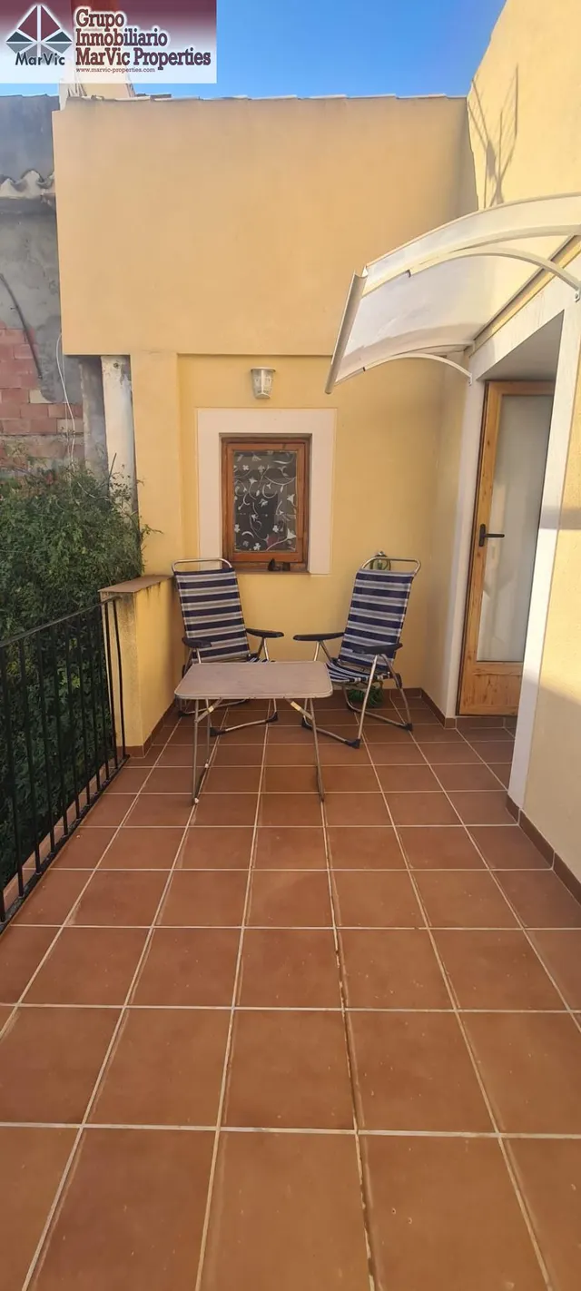Amplia Casa Reformada en Sella con Piscina y Chimenea — 7