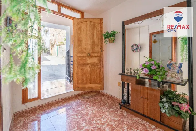 DOS CASAS MAS PARCELA DE 900  METROS — 24