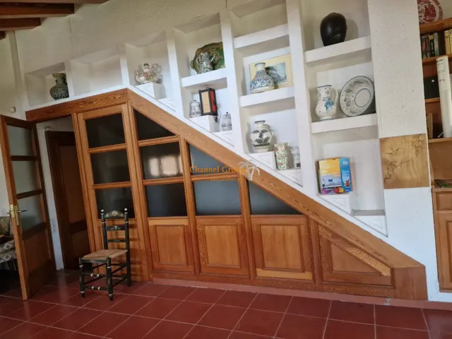 SE VENDE CHALET EN ELCHE — 17