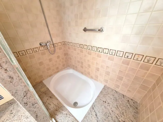 Gran casa familiar en el centro de Pinoso con garaje excepcional y posibilidades para crear tu propio negocio — 33
