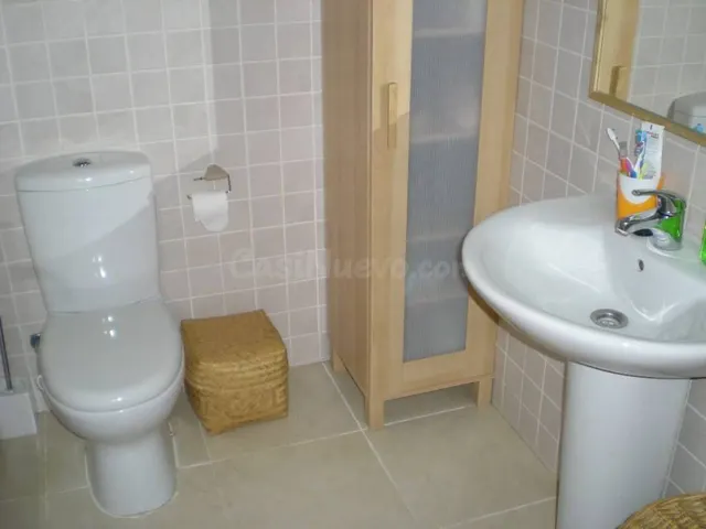 PISO SEMINUEVO EN VENTA CON PARQUING INCLUIDO - foto 5