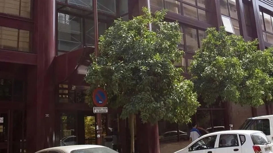SE ALQUILA APARTAMENTO EN VIAPOL