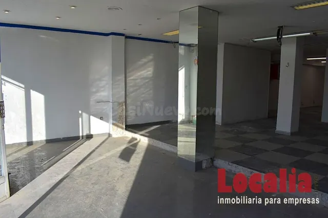 Local comercial junto a Valdecilla, 310m² - foto 3