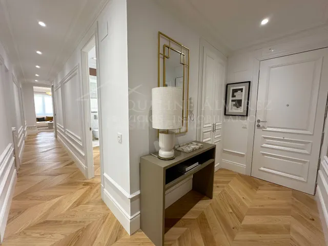 Exclusividad Absoluta en Calle Goya: 5 Suites y Luz Incompar