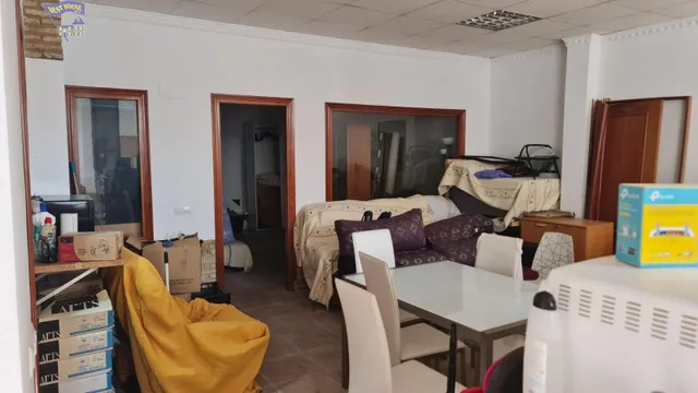 SE VENDE LOCAL DIÁFANO EN ZONA CUESTA DE LA RUJANA — 8