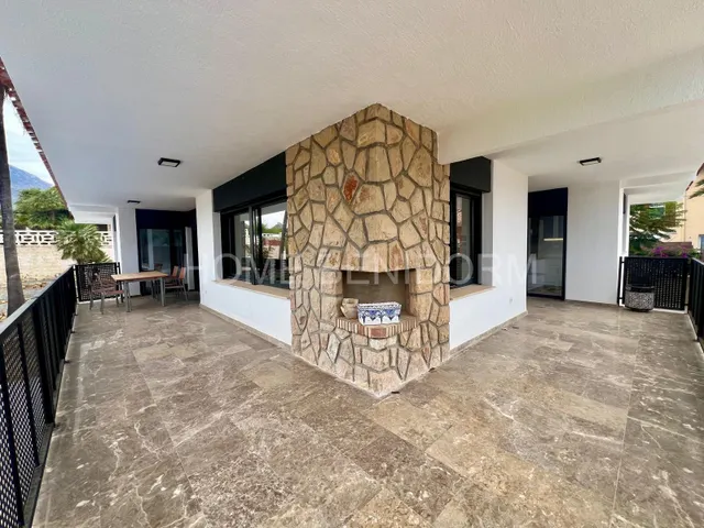 CHALET INDEPENDIENTE COMPLETAMENTE REFORMADO CON PISCINA, GARAJE Y VISTAS DESPEJADAS — 20