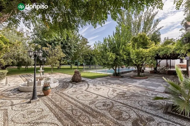 Espectacular Chalet en Ogijares - Ideal para Familias — 8