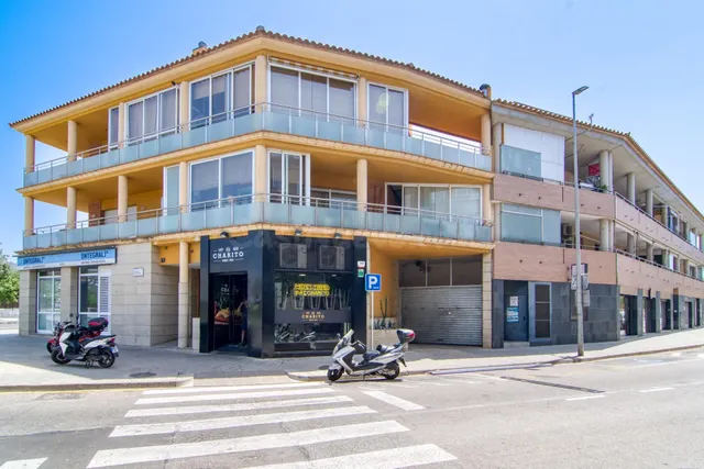 Plaza de parking en venta en Roses – Zona Cines y Mercado - foto 4