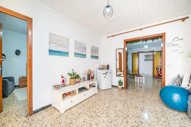 Casa con enorme potencial en Foners — 28