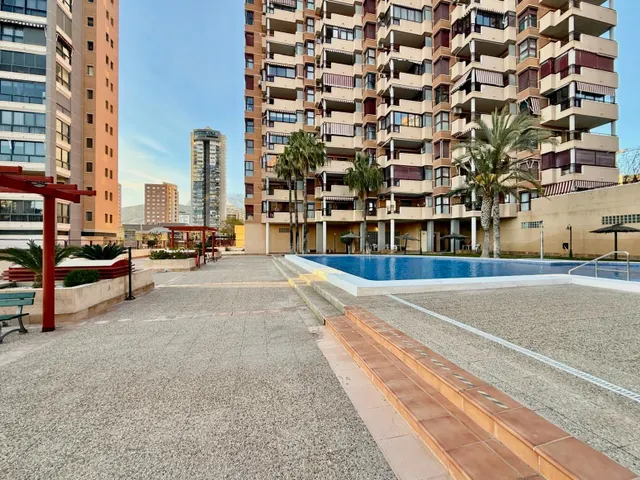 EXCLUSIVA - AMPLIO PISO CON BONITA TERRAZA EN EXCELENTE ZONA - CERCA HOTEL BALI — 21