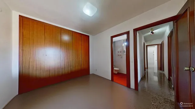 EXCELENTE ZONA, PISO TOTALMENTE EXTERIOR CON LA MEJOR ORIENTACION- ESTE, MUY LUMINOSO, 7º PISO, BUENA FINCA CARAVISTA. — 31