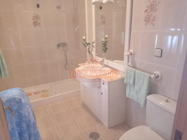 SE VENDE PISO Y LOCAL EN SAN PEDRO(PUEBLO) EN BUEN ESTADO, CON 5 DORMITORIOS. — 17