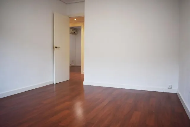 Alquiler piso 3 dormitorios, terraza, garaje y trastero en Av. Pablo Gargallo. — 25