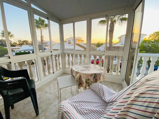 Apartamento de 2 dormitorios con terraza y piscina en El Edén, Guardamar del Segura — 2