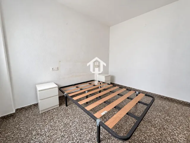 Ático en exclusiva totalmente reformado de 56 m2 con terraza en zona benalúa de Alicante: edificio con ascensor — 33