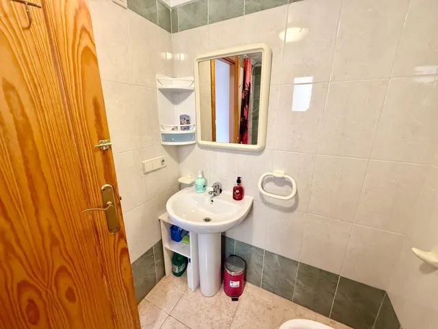 APARTAMENTO CON POSIBILIDAD DE OBTENER LICENCIA TURISTICA. 2 habitaciones + PISCINA — 26