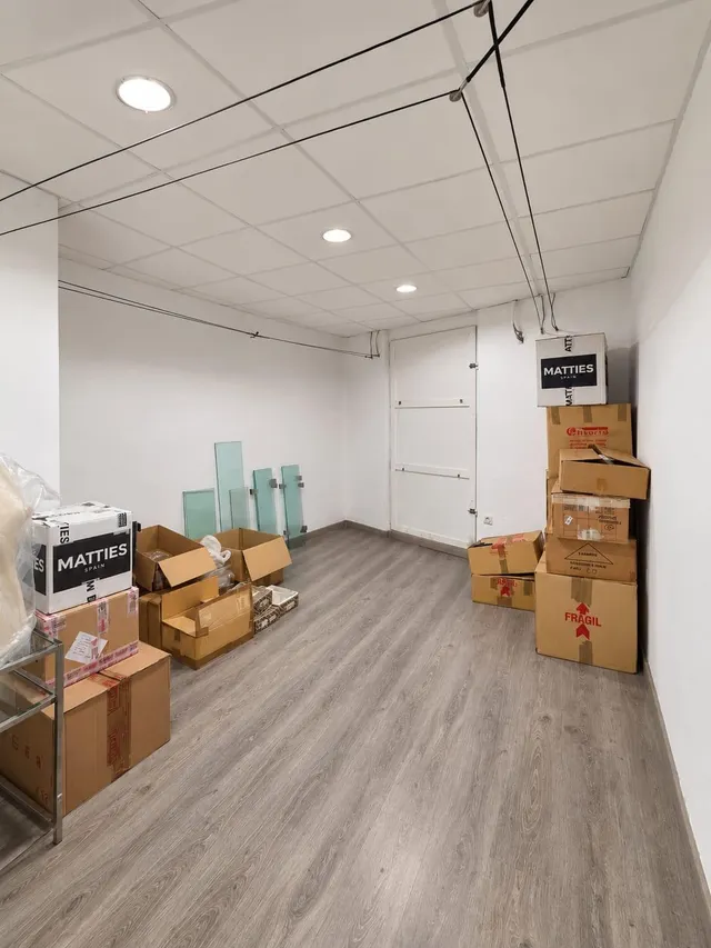 Edificio en venta en pleno centro de Tortosa: local acondicionado, división horizontal y terrado con vistas — 9