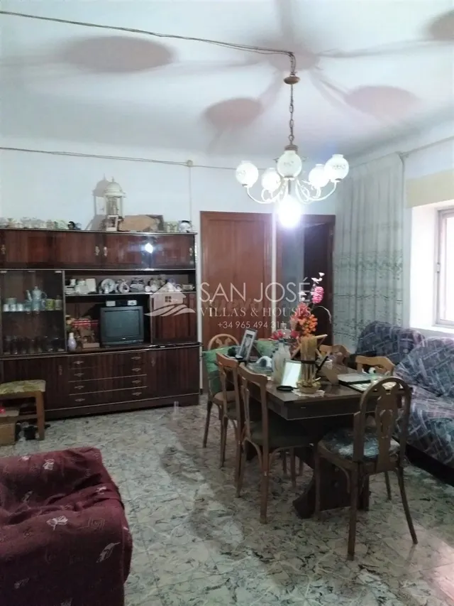 SE VENDE CASA CON TERRENO URBANO EN BARINAS (MURCIA) - foto 3