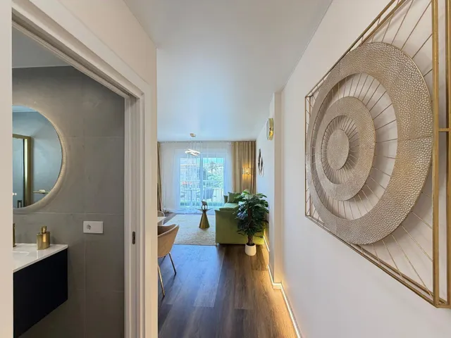 Apartamento totalmente reformado con vistas al mar y a 100 metros del puerto. con 3 dorm. 2 baños. superficie de 100 m2. — 17