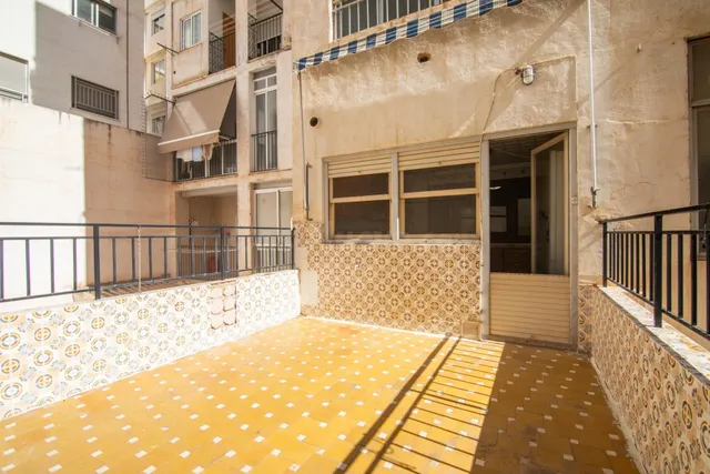 ¿Buscas una gran vivienda a escasos metros del centro? — 40