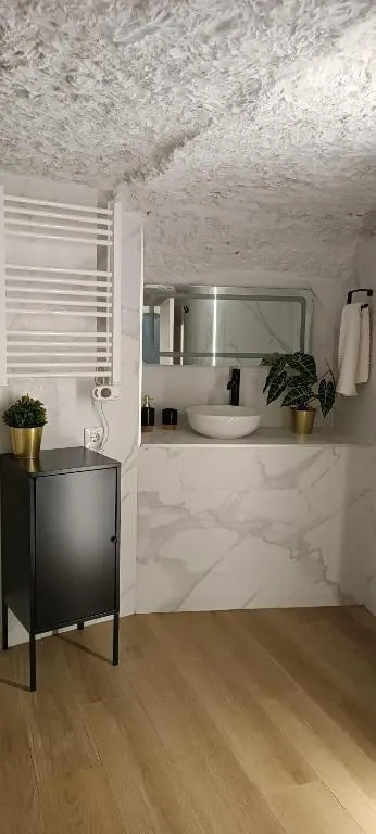 Complejo rural de 4 alojamientos dedicado a alquiler vacacional en Alcalá del Júcar: una joya para inversores — 29