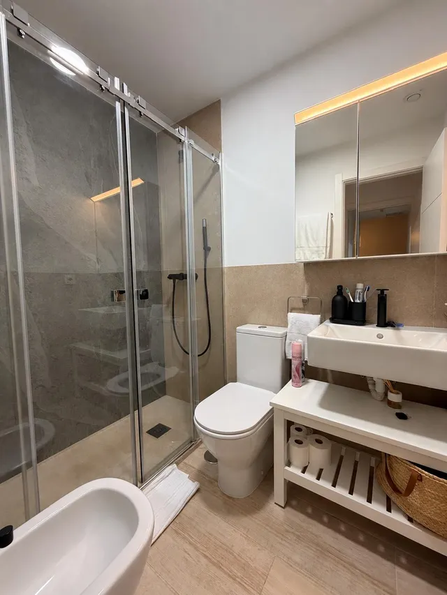 Magnifica vivienda de reciente construcción con terraza acristalada, piscina y garaje — 26