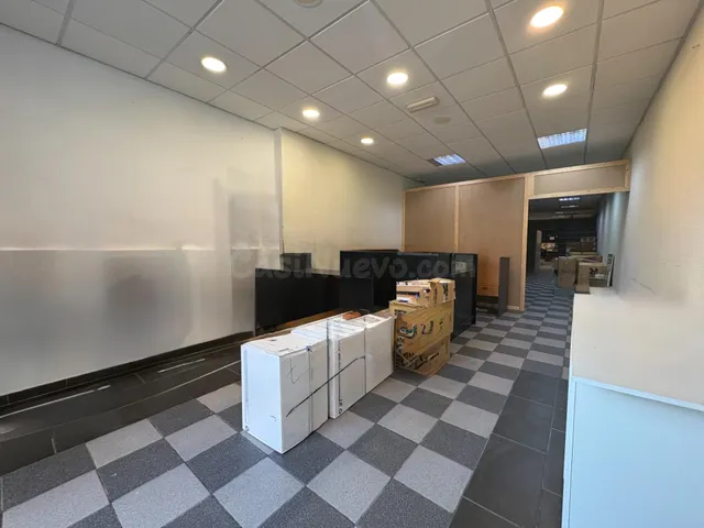 VENTA DE LOCAL COMERCIAL, CON INQUILINO SOLVENTE - foto 4
