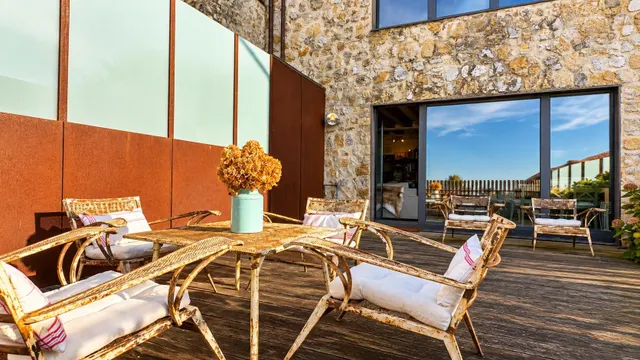 Vivienda con terraza y vistas al mar en canales — 12