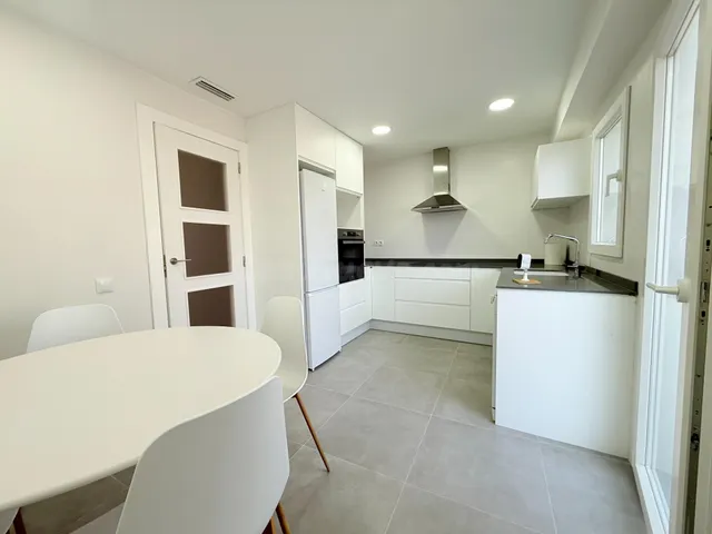 TOTALMENTE REFORMADO A ESTRENARE, PISO EN BUENA ZONA, EXTERI