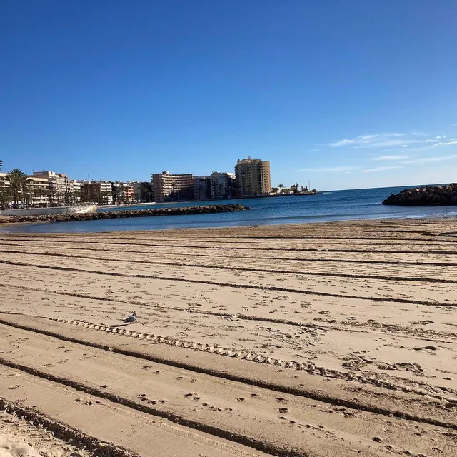 MAGNIFICA VIVIENDA A UNOS PASOS DE LA PLAYA, IDONEA COMO VACACIONAL — 28