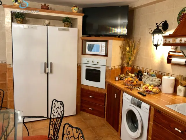 AMPLIA VIVIENDA CON ASCENSOR - ZONA CENTRO — 16