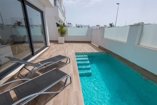 Villa de 3 dormitorios en San Pedro del Pinatar - foto 4