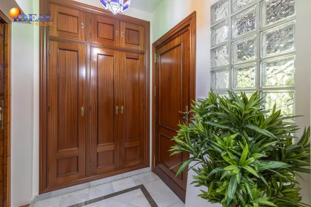 Chalet pareado con piscina, jardín y bonitas vistas a Granada en La Zubia — 14